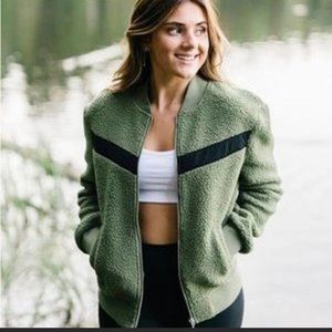 Zyia Flying V fleece jacket, olive green, size M, NWT